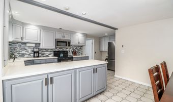 5 Bayberry Dr, Brookfield, CT 06804