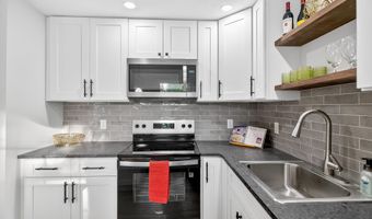 205 Linkensmith Dr, Anna, OH 45302