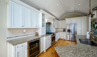 211 Stratford Ave, Beach Haven, NJ 08008