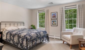 91 Woodridge Dr, North Kingstown, RI 02874