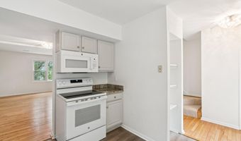 4906 VAN WALBEEK Pl, Annandale, VA 22003