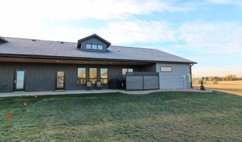 8127 Hawktree Dr, Bismarck, ND 58503