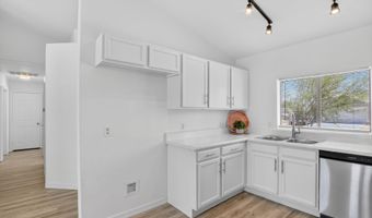 690 E OSAGE Ave, Apache Junction, AZ 85119