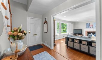 5121 BALTAN Rd, Bethesda, MD 20816