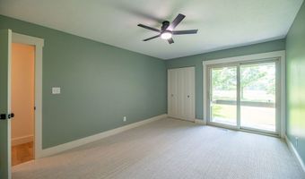 831 Brandon Cir, Aurora, OH 44202