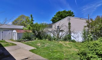 68 Elm St, Beachwood, NJ 08722