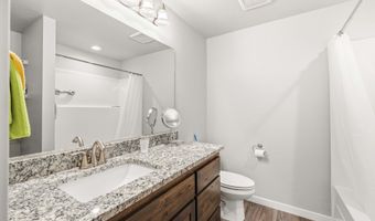 860 1ST St SE, Bandon, OR 97411