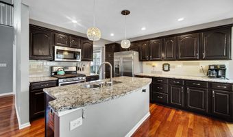5 Lancaster Ct, Algonquin, IL 60102