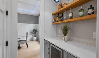 414 N MONROE St, Arlington, VA 22201