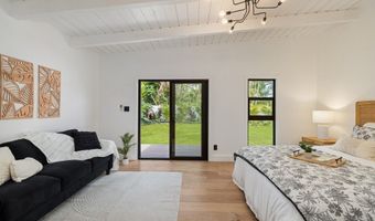 114 Kaelepulu Dr, Kailua, HI 96734