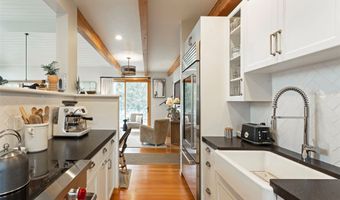 14833 Sunburst Dr, Bigfork, MT 59911