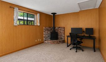 5669 Kitsap Way, Bremerton, WA 98312