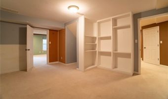 570 Castle Ridge Dr, Ballwin, MO 63021