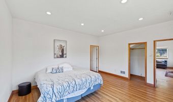 87372 LOIS Ln, Bandon, OR 97411