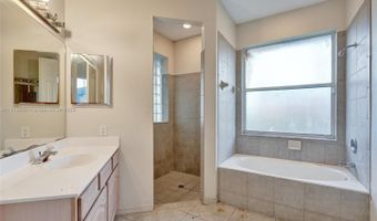 140 NE 7th St, Belle Glade, FL 33430