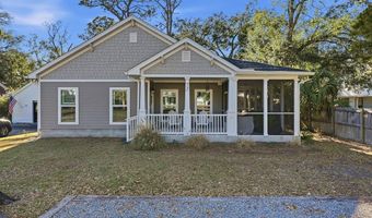 72 13th St, Apalachicola, FL 32320