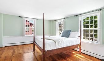 42 Second St, Newport, RI 02840