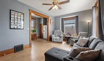 207 N Davis St, Anamosa, IA 52205