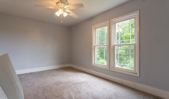 627 NE 6th, Dyersville, IA 52040