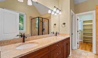 103 Village Pointe Ln, Asheville, NC 28803