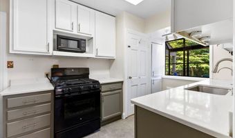 73 Oakwood St, Albany, NY 12208