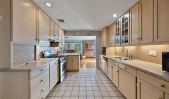 19 Apple Blossom Ct, Airmont, NY 10952