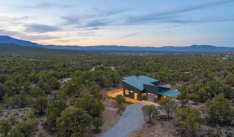 102 Spanish Peaks Rd, Arroyo Hondo, NM 87513