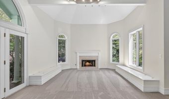 255 Scenic Dr, Ashland, OR 97520