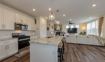 766 River Run Rd, Aurora, OH 44202