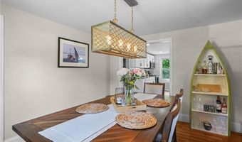 40 Queen St, North Kingstown, RI 02852
