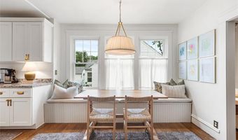 15 Berwick Pl, East Providence, RI 02916