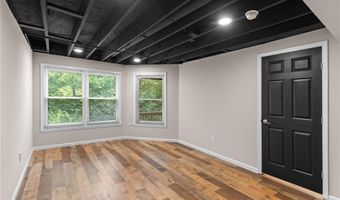 178 Cascade Circle Dr, Ballwin, MO 63021