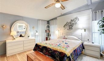909 Dogwood Dr, Barefoot Bay, FL 32976