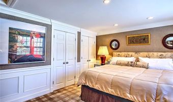 22 Lantern Ln, Barrington, RI 02806