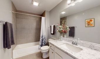 3221 N Heritage Ln, Arlington Heights, IL 60004