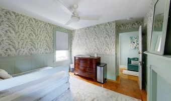 9 Dartmouth St, Newport, RI 02840