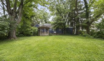 237 Maple Dr, Columbus, OH 43228