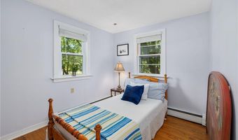 10 Summer St, Jamestown, RI 02835
