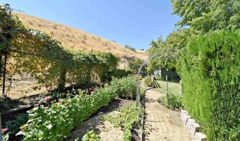 413 Garfield St, Asotin, WA 99402