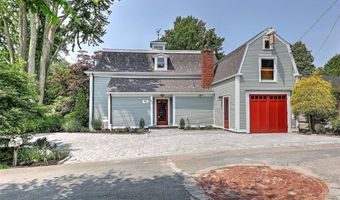 12 Howe St, Bristol, RI 02809