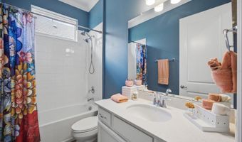 725 WINTERSIDE Dr, Apollo Beach, FL 33572