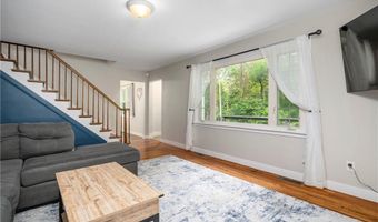 96 Dexter Rd, Scituate, RI 02857