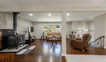 102 Andover Sparta Rd, Andover, NJ 07860