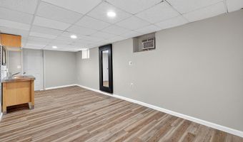 98 W 31ST St, Bayonne, NJ 07002