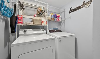 124 Vlasis Dr, Ballwin, MO 63011