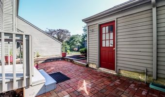22 Ledgewood Dr 22, Brookfield, CT 06804