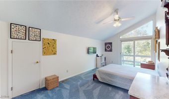 563 E Acadia Pt, Aurora, OH 44202