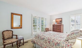 2518 S WALTER REED Dr #A, Arlington, VA 22206