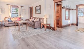 17 Crossmon St, Alexandria Bay, NY 13607