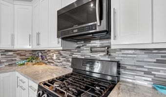 4040 Borneo St, Bay St. Louis, MS 39520